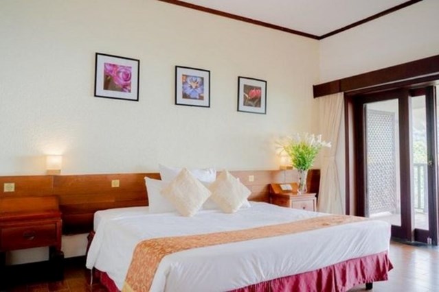 Phòng Deluxe Mountain View With Balcony